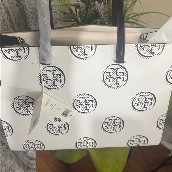 Tory Burch T Monogram Contrast Leather Tote - Picture 5 of 17